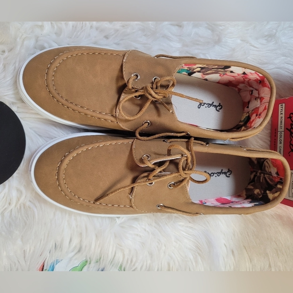 Qupid Sneakers